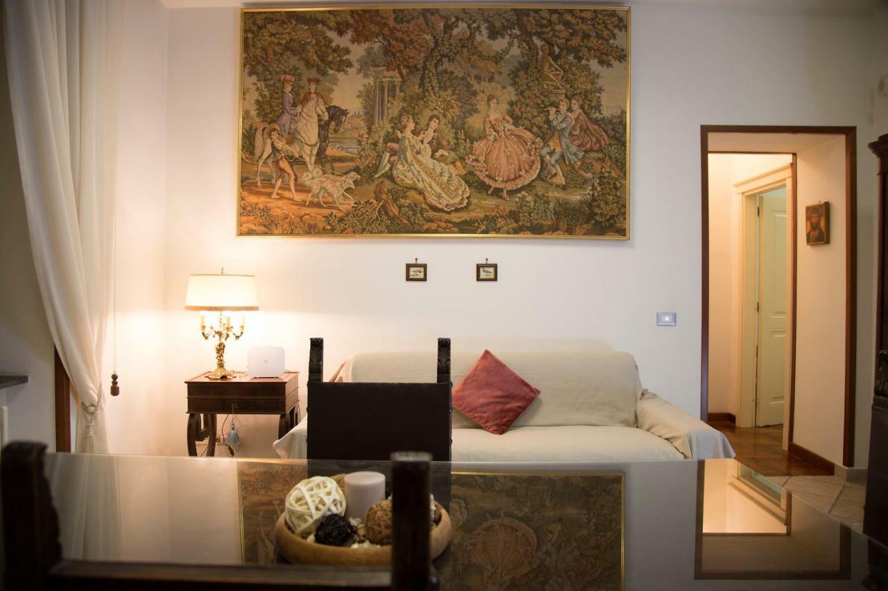 Apartament Luci Di S. Chiara Neapol Zewnętrze zdjęcie